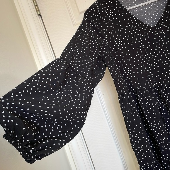 Black & White Polka Dots Bohemian Balloon Sleeves Loose Fit Dress Size Small - Picture 3 of 10